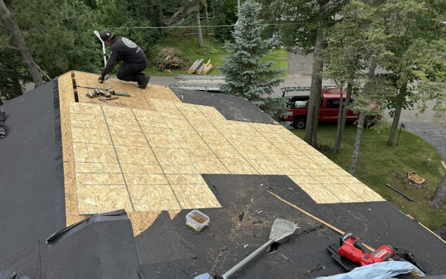 Asphalt roof job in Lakeshore MN